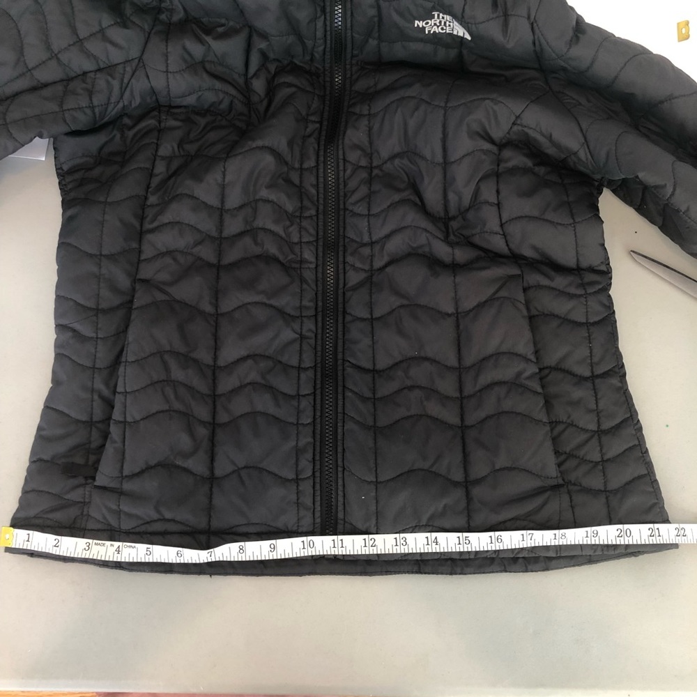 The North Face Quilted Zip-Up Coat- Large - Picture 14 of 16
